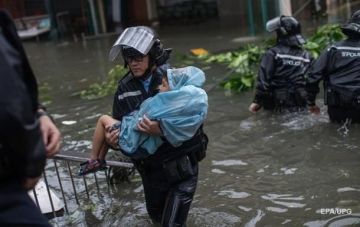 От мощного тайфуна Мангхут в Гонконге пострадали 362 человека