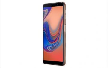 Samsung показала свой первый смартфон с тройной камерой