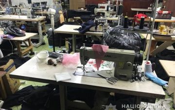 В центре Одессы нашли подпольный цех по пошиву "брендовой" одежды