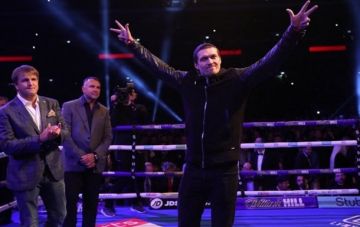 Усик - о Джошуа: Я буду с ним боксировать