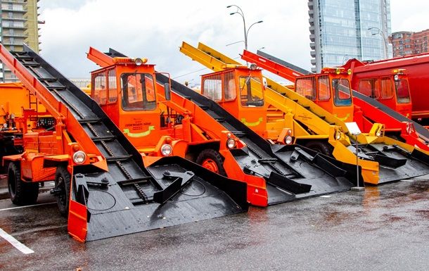 Киев закупил новую спецтехнику для зимы