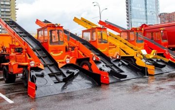 Киев закупил новую спецтехнику для зимы