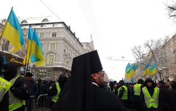 В центр Киева согнали четыре тысячи силовиков