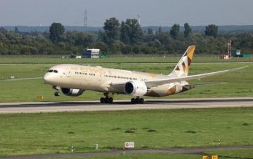 Впервые пассажирский лайнер совершил перелет на биотопливе