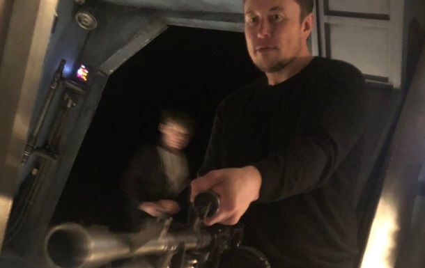 Илон Маск стал героем новых мемов