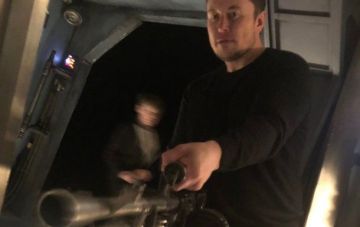 Илон Маск стал героем новых мемов