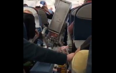 В США самолет попал в зону турбулентности: пятеро пострадавших