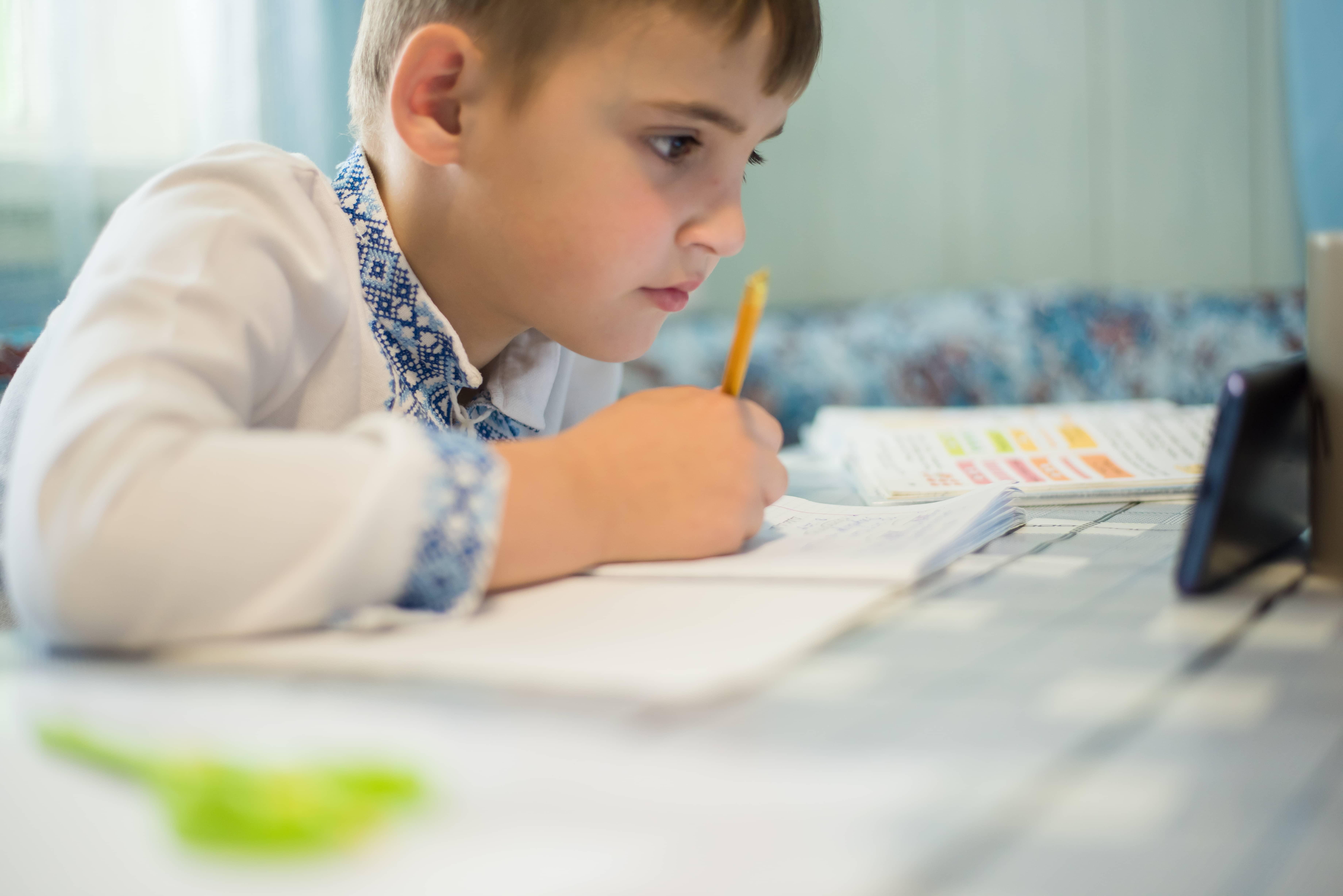 В школах України заборонять спілкуватися російською