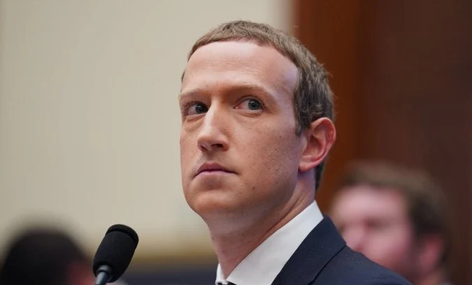 Цукерберг выступил против тампонов в мужских туалетах