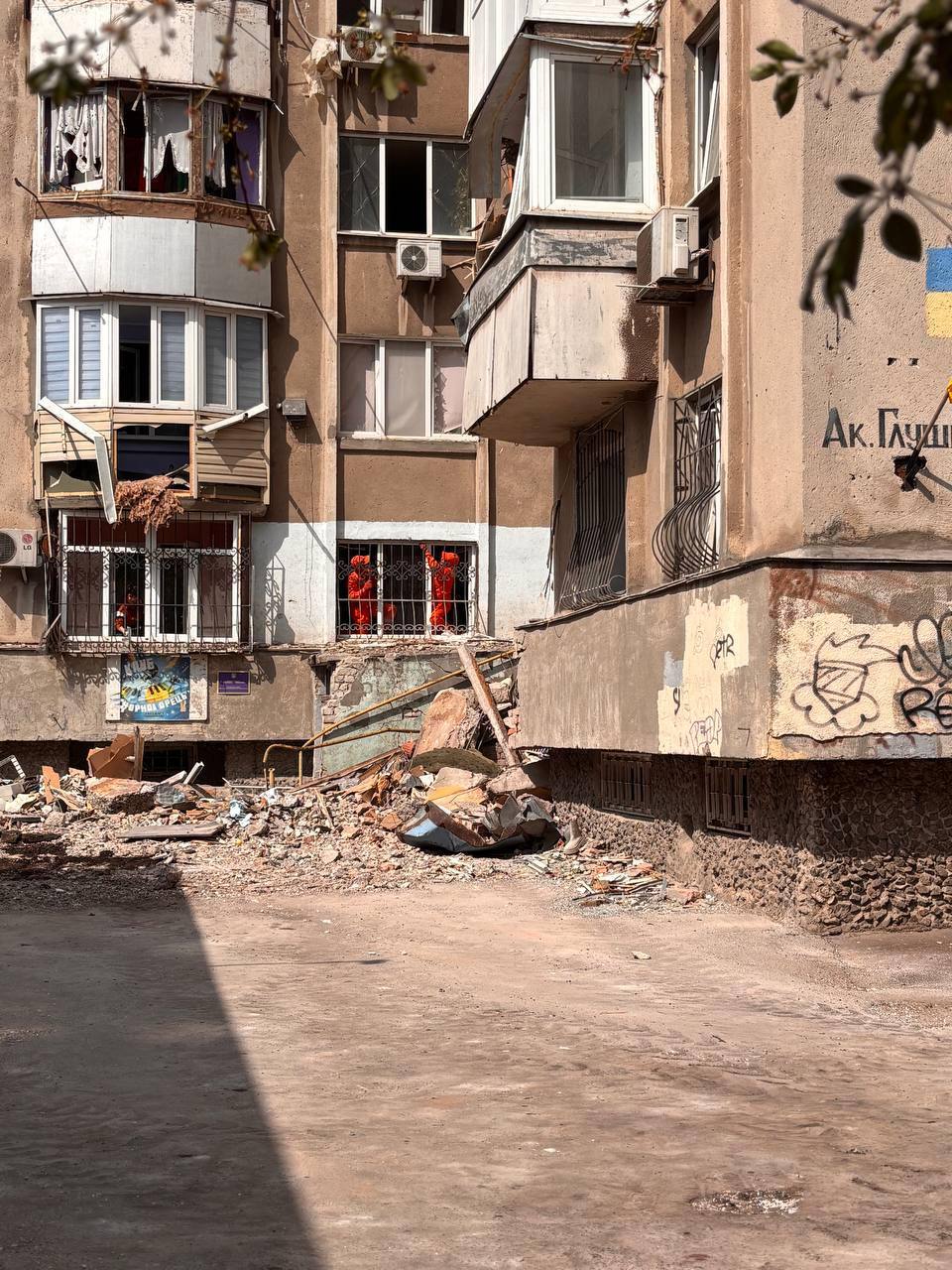 В Одесі дрони пошкодили 16-поверхівку