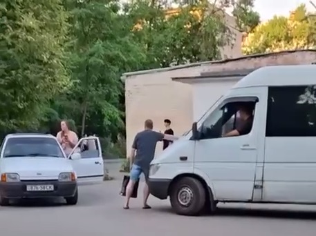 В Полтаве люди освободили бусифицированных