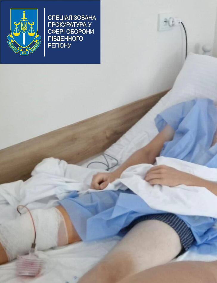 Травматолог делал операции уклонистам