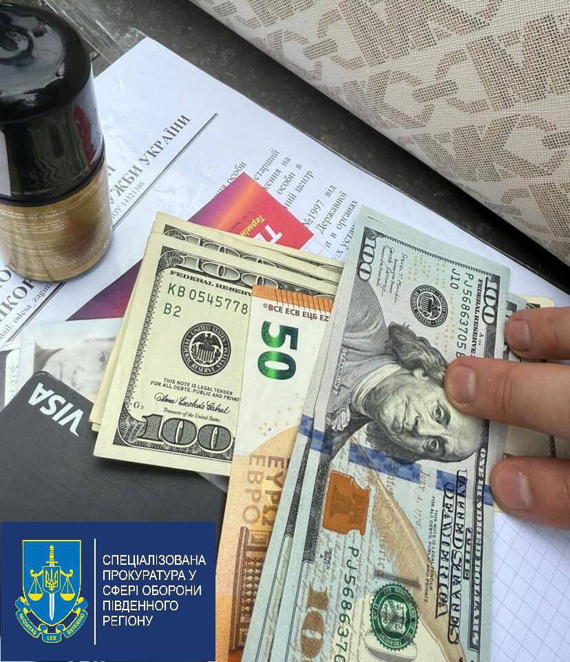 Травматолог делал операции уклонистам