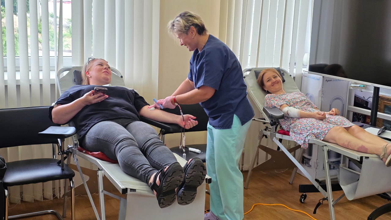 Коллектив "Инфокс" сдал кровь по случаю праздника