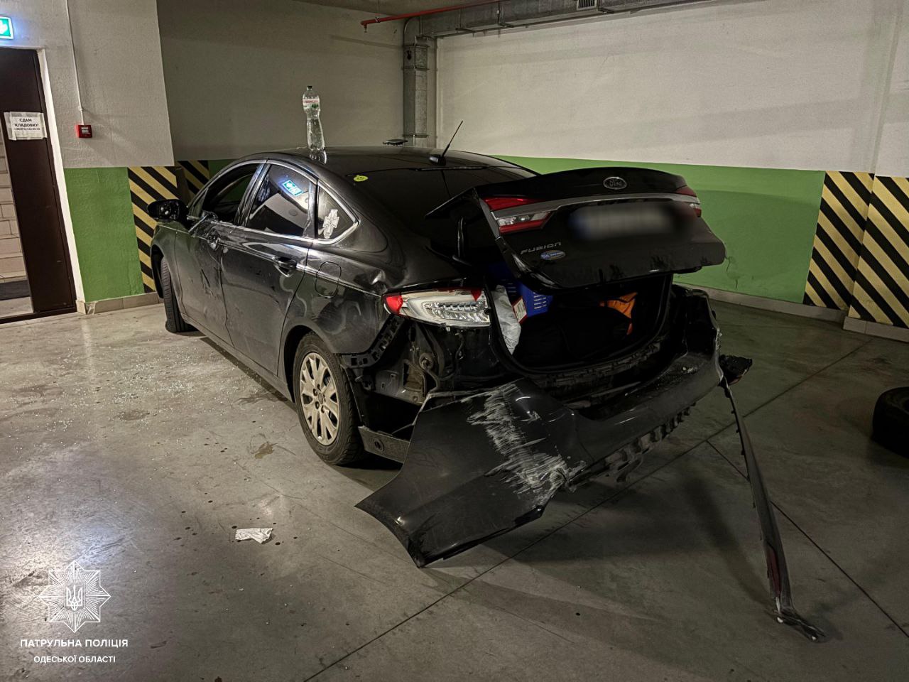 Патрульні відкрили стрілянину в паркінгу