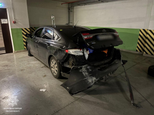 Патрульні відкрили стрілянину в паркінгу