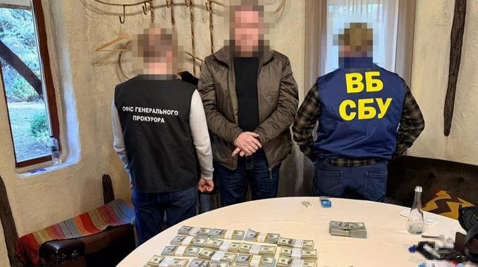 В Ровенской области задержали "кураторов" янтарного бизнеса