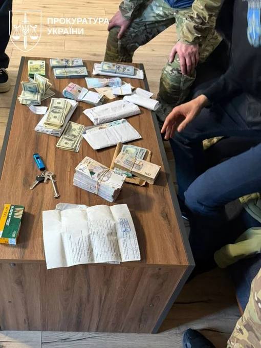 В Ровенской области задержали "кураторов" янтарного бизнеса