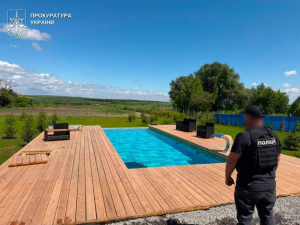 На Одещині військовий примушував підлеглих будувати його дім