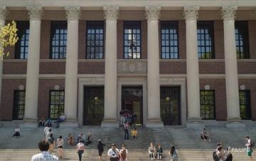 Британцы назвали сотню самых уважаемых вузов мира