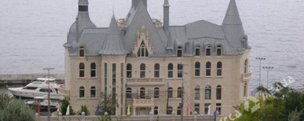 Активисты одесского «Автомайдана» сняли на видео замок Кивалова