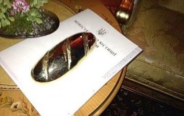 Прокуратура закрыла дело о золотом батоне