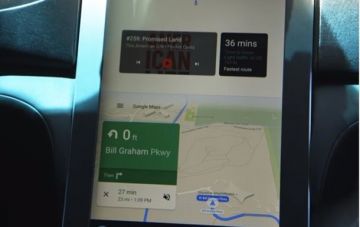 Google показала прототип большого планшета для авто