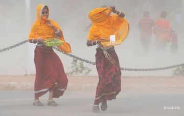 В Индии жертвами песчаной бури стали девять человек