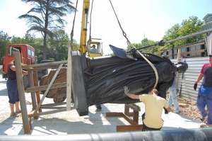 В Крым из России доставили памятник Екатерине II