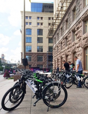 Патрульные Киева пересаживаются на велосипеды