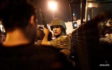 Переворот в Турции: задержаны более 750 военных