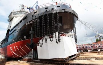 Россия создаст флот военных ледоколов - СМИ