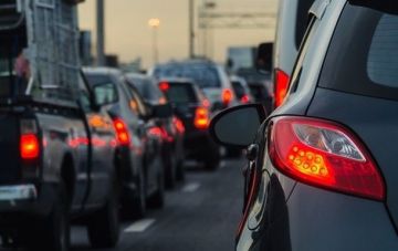 Киев стоит в восьмибальных пробках