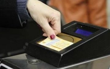 В киевском метро ограничили продажу жетонов в одни руки