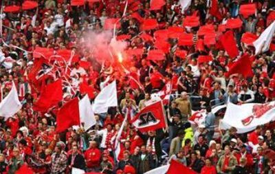 Голландские футболисты повезут фанатов на выезд за свой счет