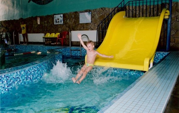 Трое детей отравились в аквапарке Харькова