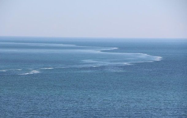 В Одессе наблюдали необычные волны